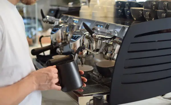 2 razones por las que las costosas máquinas de espresso valen la pena