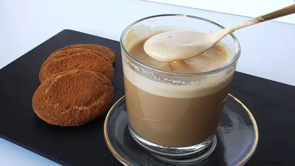 Cómo hacer espuma fría para café