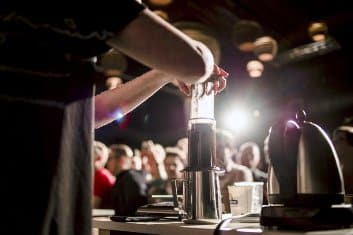 Aeropress vs Pour Over Coffee: ¿Cuál es mejor?