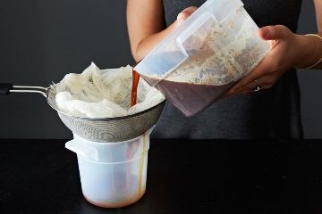 Café preparado en frío: Proporción de granos molido a agua (con instrucciones)