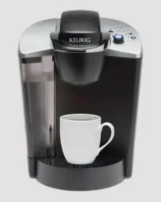 Estas cafeteras usan K-Cups y cucharadas regulares de café