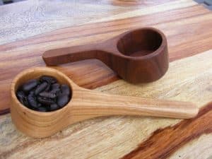 Las 6 cucharas de café de madera más geniales que hemos revisado