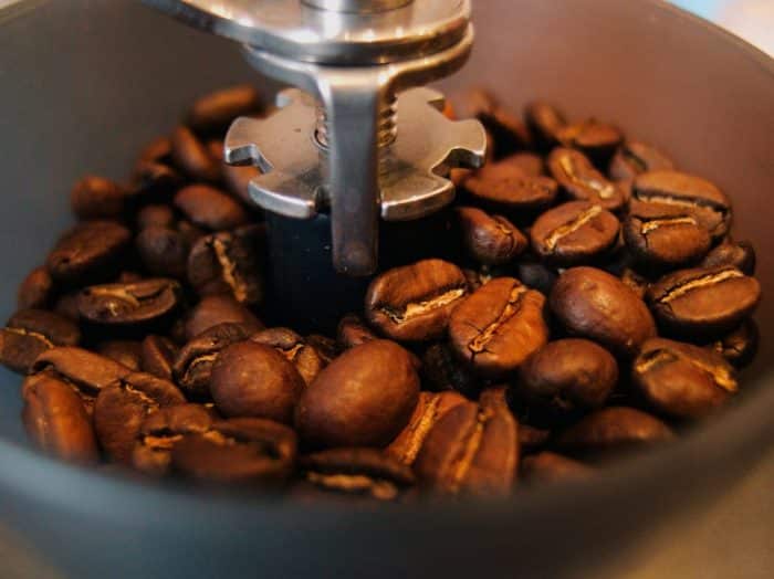 Mr. Coffee Molinillo automático de rebabas Vs Molinillo de rebabas de café Capresso