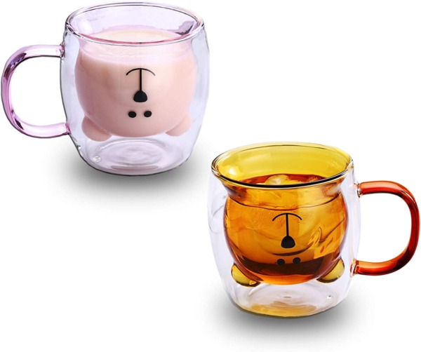 Hermosas tazas de viaje de vidrio con tapas para café o té