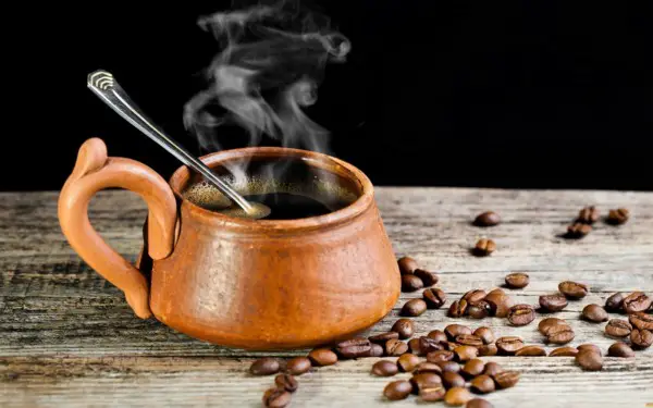 Las 7 Mejores Tazas para Mantener el Café Caliente + Recomendaciones de Tazas de Espresso