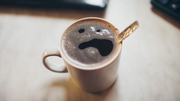 ¿Por qué recalentar el café sabe mal?