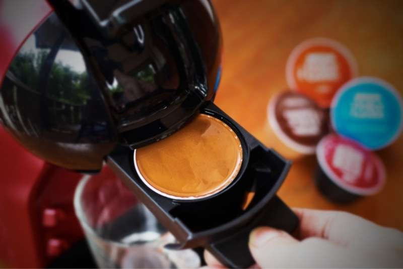 ¿Puedes abrir una K-Cup y usarla en una cafetera normal?