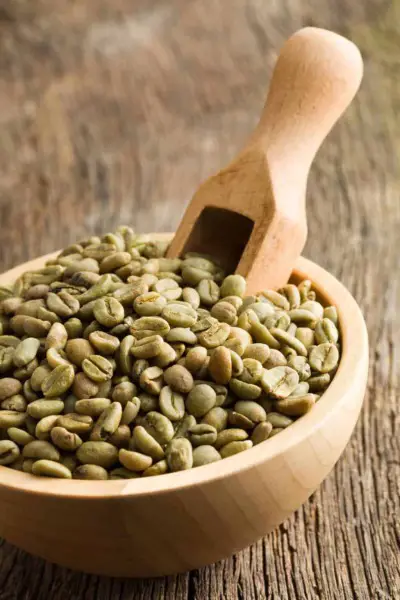¿Se lavan los granos de café verde antes de tostarlos?