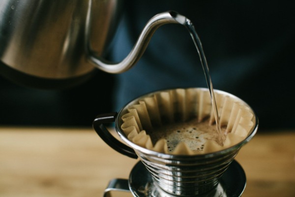 ¿Se puede hacer agua destilada con una cafetera?
