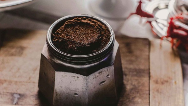 ¿Se puede usar café instantáneo en una cafetera?