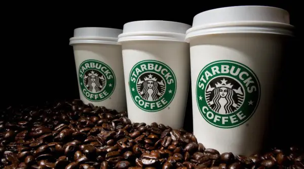 ¿Starbucks muele mis granos de café?